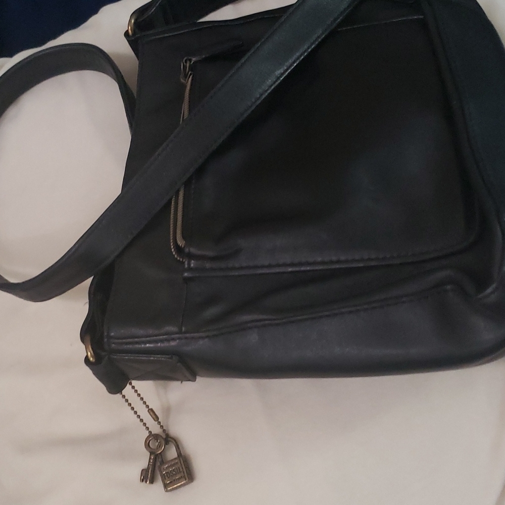 Vintage fossil crossbody bag. - Picture 17 of 17